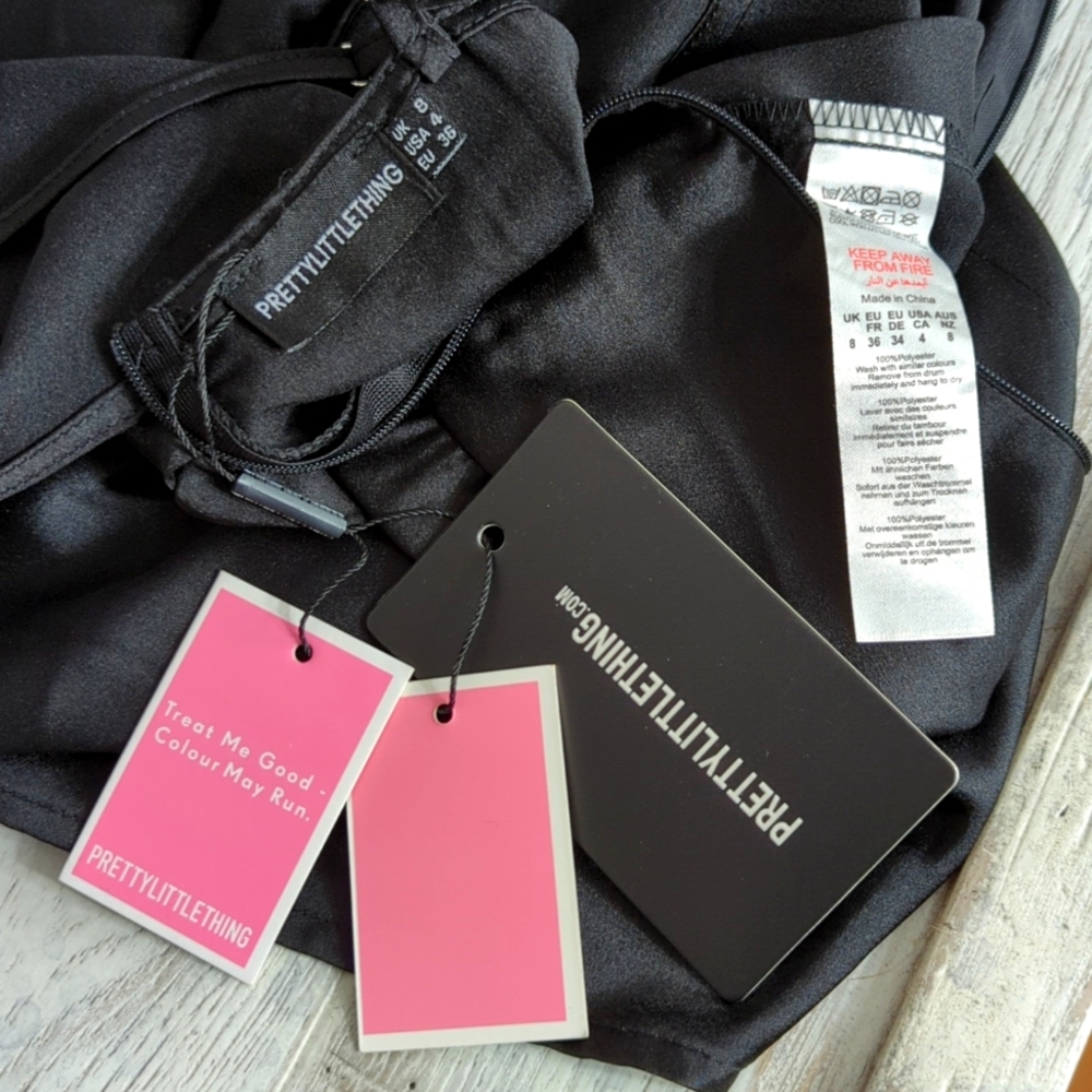 Pretty Little Thing little black dress - Picture 9 of 10